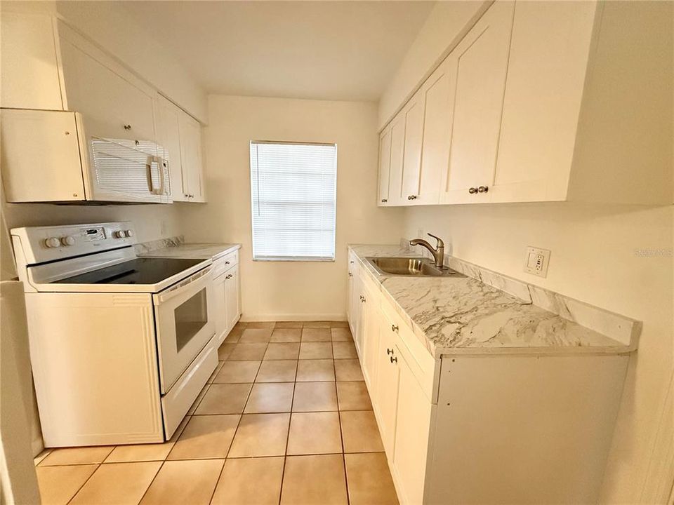For Rent: $1,800 (2 beds, 2 baths, 1040 Square Feet)