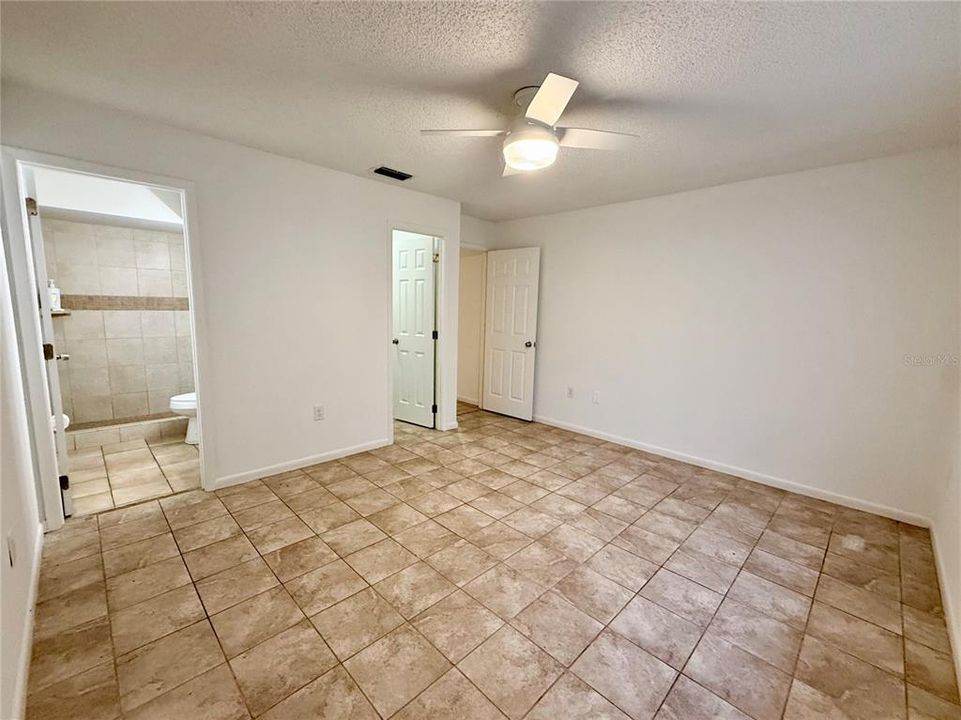 For Rent: $1,800 (2 beds, 2 baths, 1040 Square Feet)