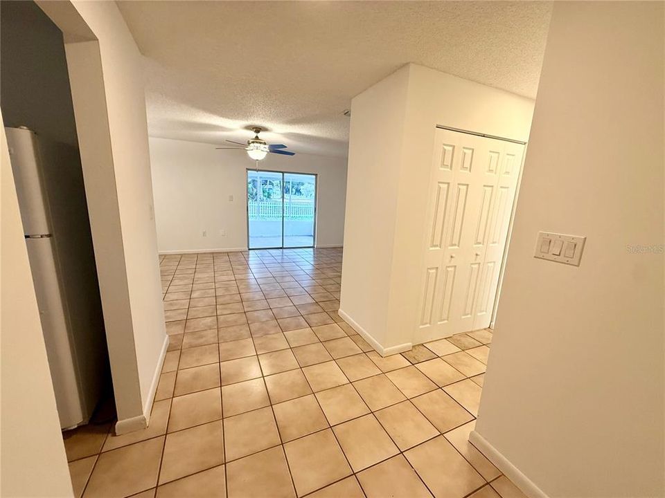 For Rent: $1,800 (2 beds, 2 baths, 1040 Square Feet)