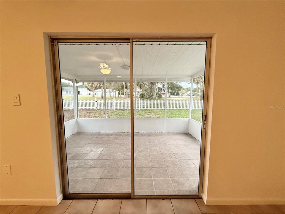 For Rent: $1,800 (2 beds, 2 baths, 1040 Square Feet)