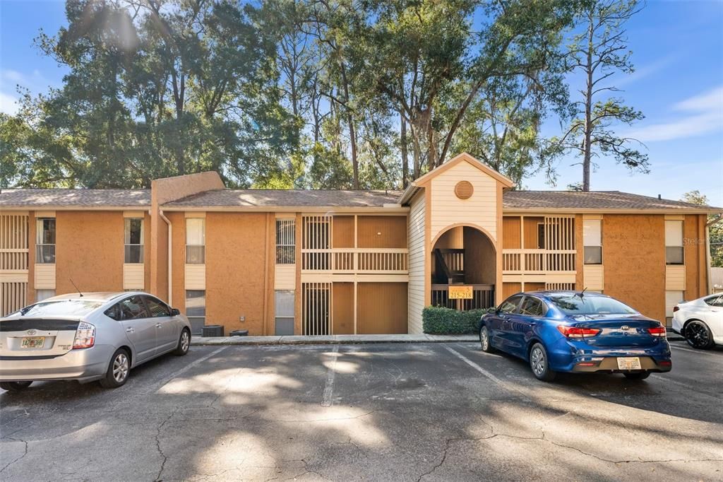 На продажу: $139,900 (2 спален, 2 ванн, 1070 Квадратных фут)