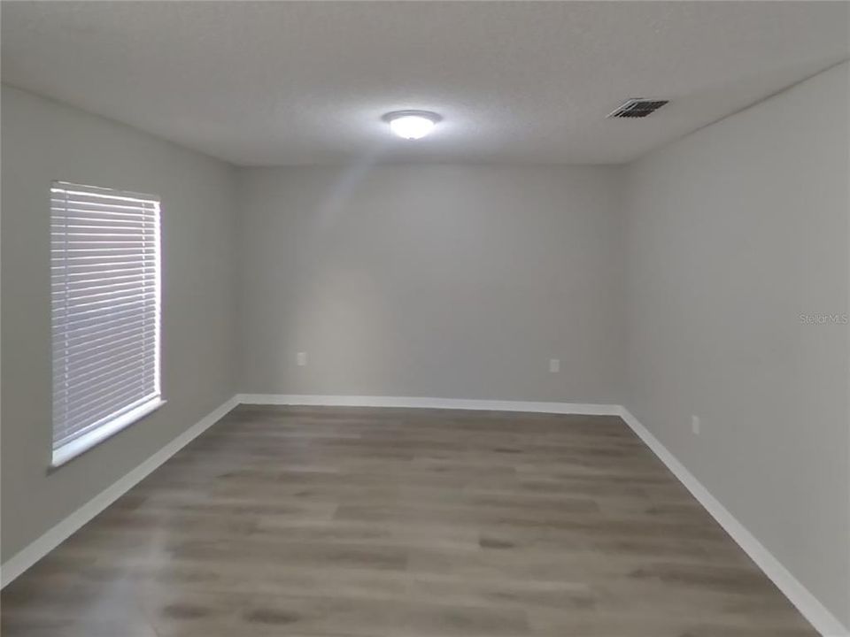 出租: $2,419 (5 贝兹, 2 浴室, 2852 平方英尺)