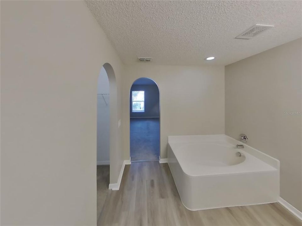 出租: $2,419 (5 贝兹, 2 浴室, 2852 平方英尺)