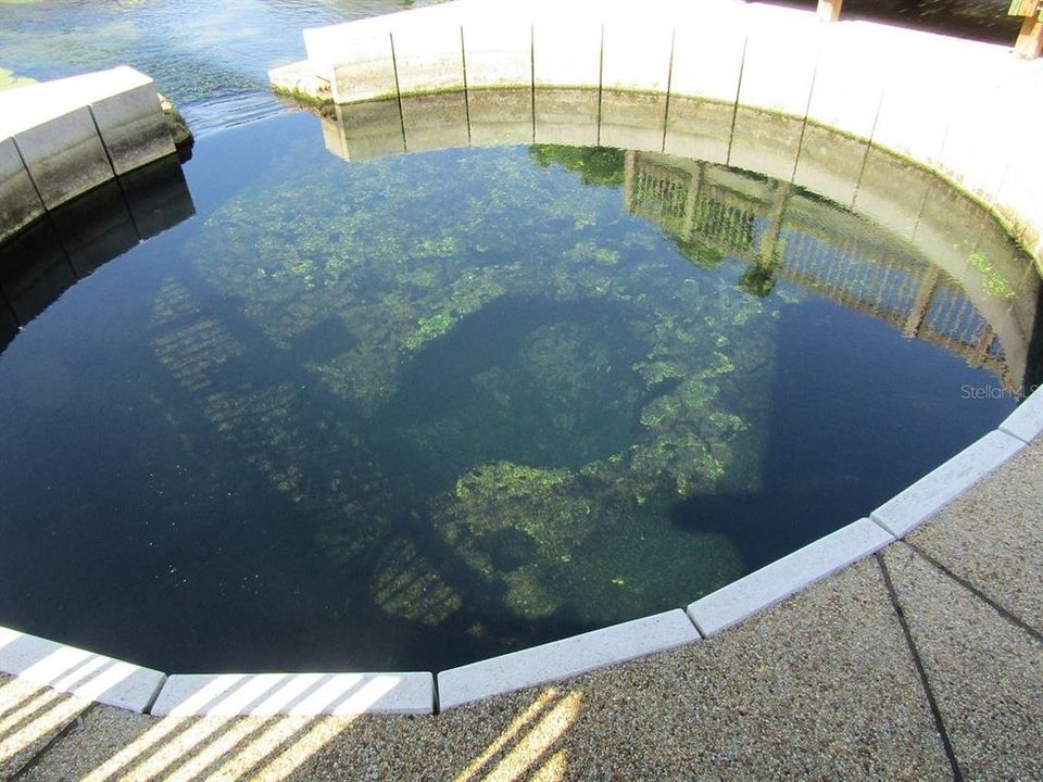 For Sale: $399,900 (2 beds, 1 baths, 904 Square Feet)