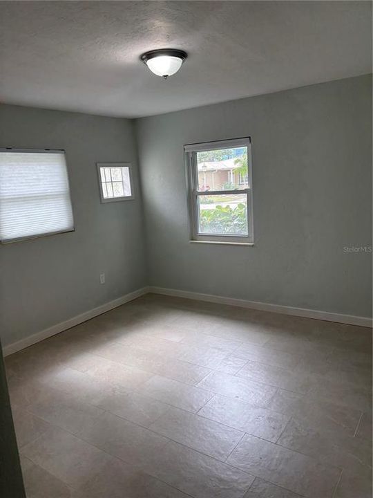 For Sale: $399,900 (2 beds, 1 baths, 904 Square Feet)