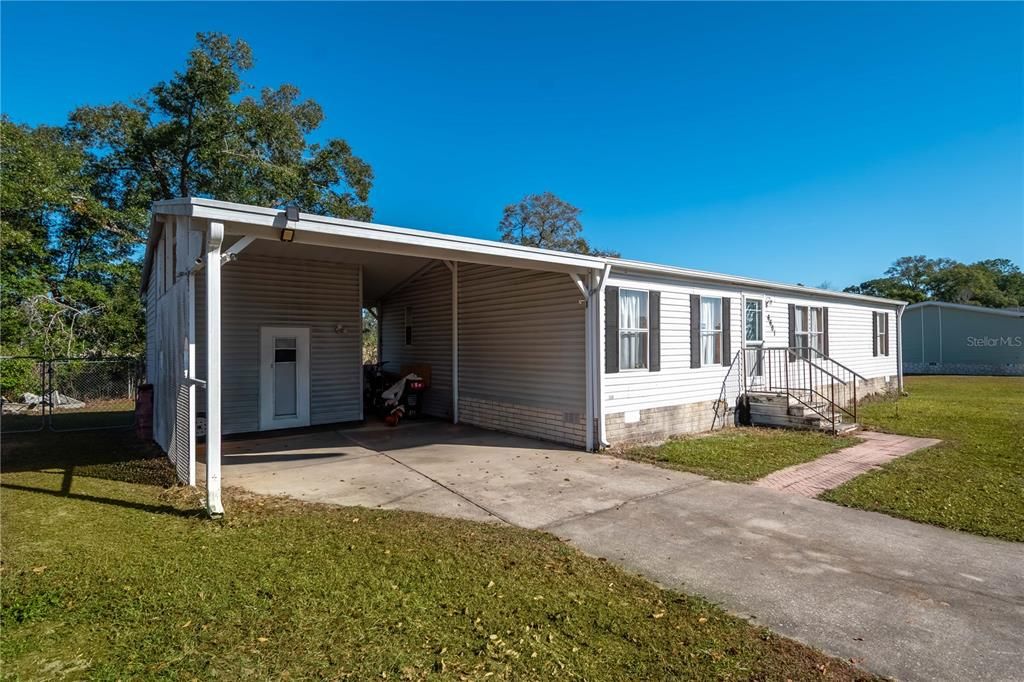 For Sale: $180,000 (3 beds, 2 baths, 1296 Square Feet)