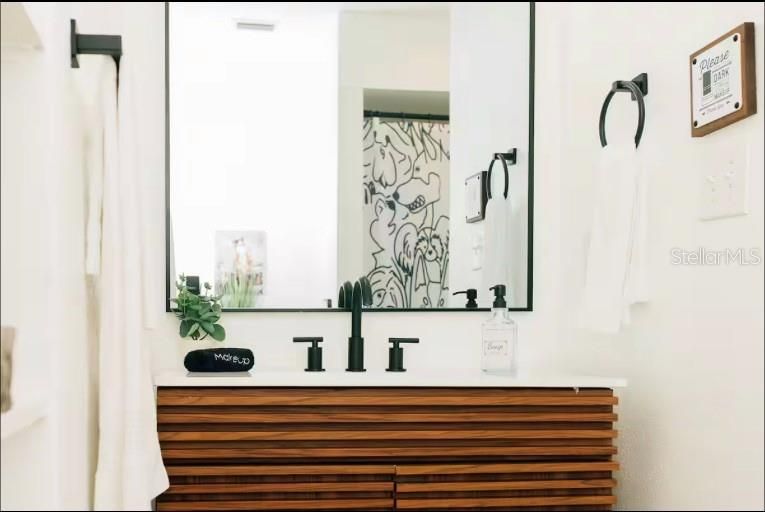 For Rent: $4,500 (4 beds, 2 baths, 1599 Square Feet)