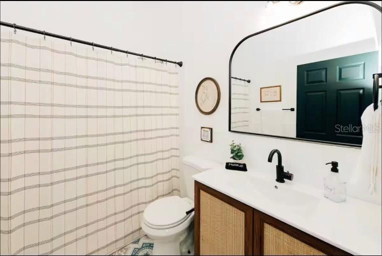 For Rent: $4,500 (4 beds, 2 baths, 1599 Square Feet)