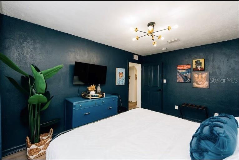 For Rent: $4,500 (4 beds, 2 baths, 1599 Square Feet)