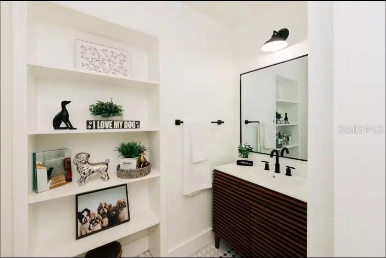 For Rent: $4,500 (4 beds, 2 baths, 1599 Square Feet)