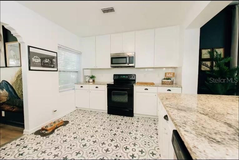 For Rent: $4,500 (4 beds, 2 baths, 1599 Square Feet)