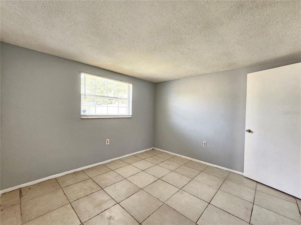 For Rent: $1,450 (2 beds, 1 baths, 816 Square Feet)