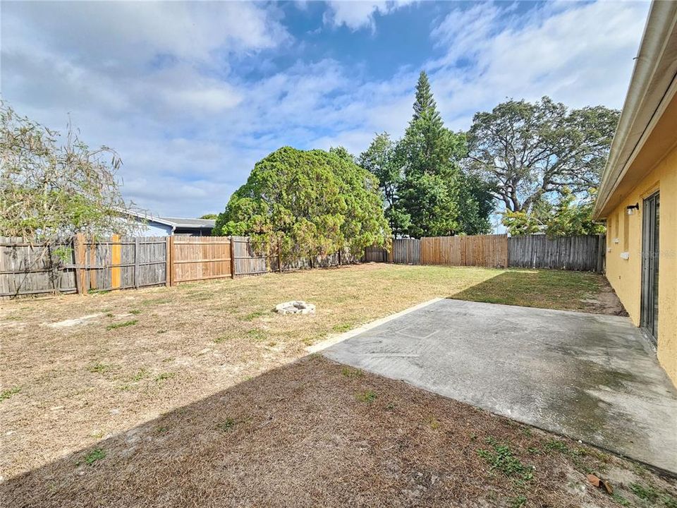 For Rent: $1,450 (2 beds, 1 baths, 816 Square Feet)