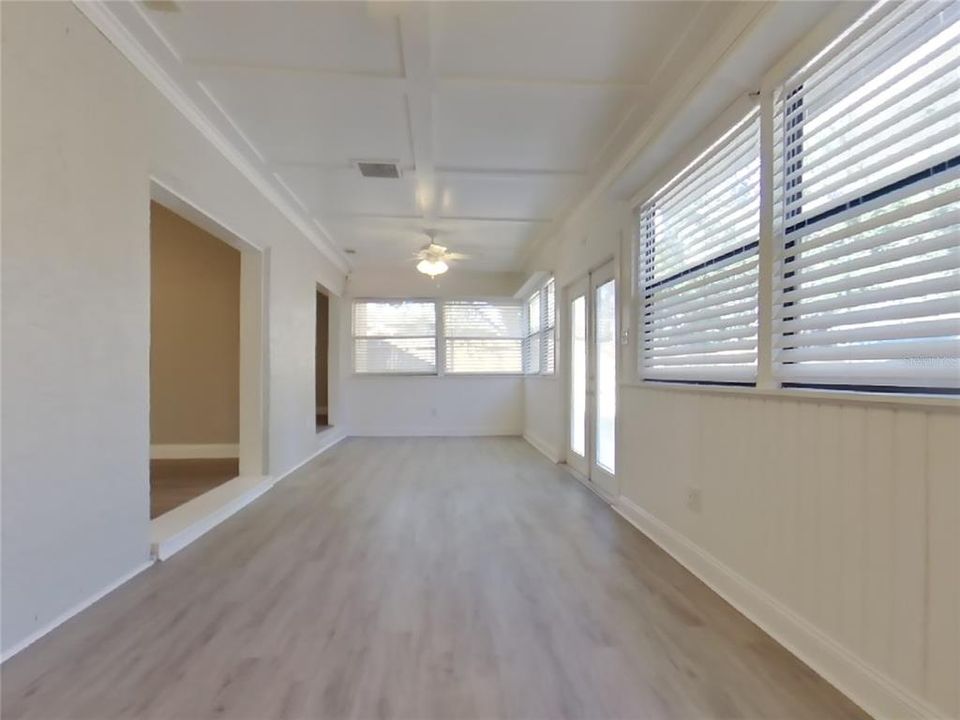 出租: $2,379 (3 贝兹, 2 浴室, 1946 平方英尺)