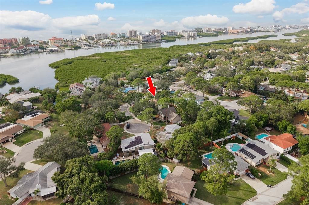 合同活跃: $700,000 (4 贝兹, 2 浴室, 2510 平方英尺)