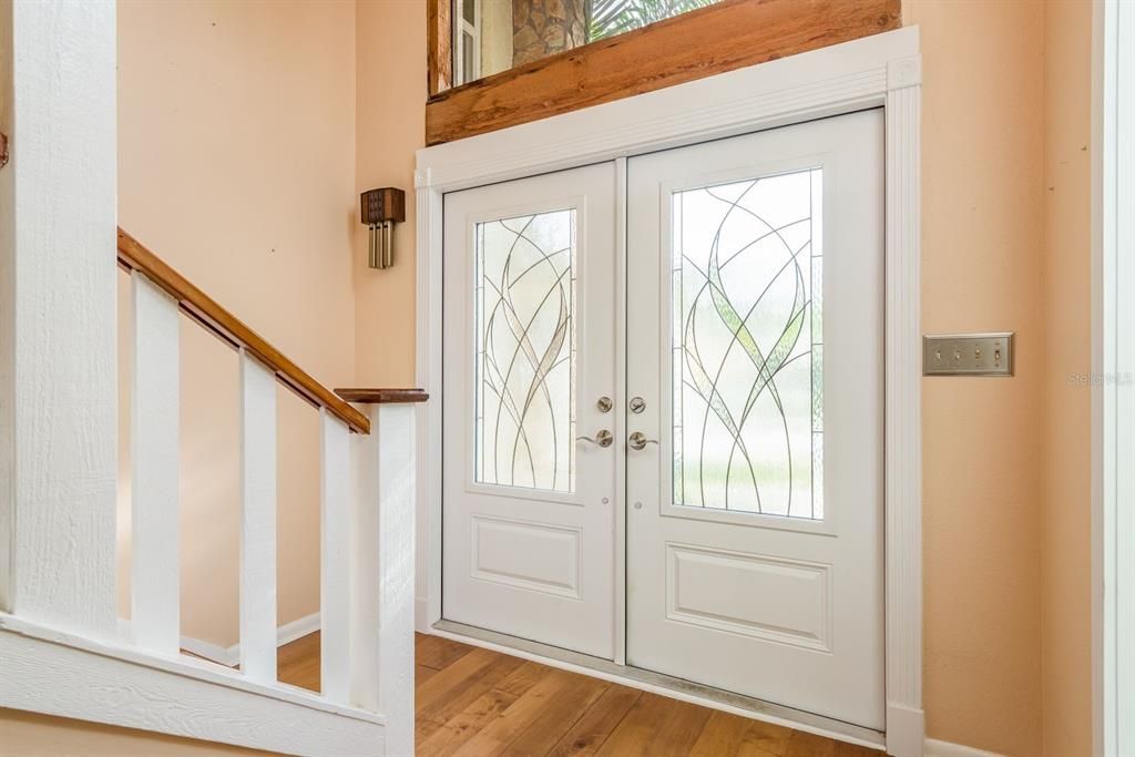 合同活跃: $700,000 (4 贝兹, 2 浴室, 2510 平方英尺)