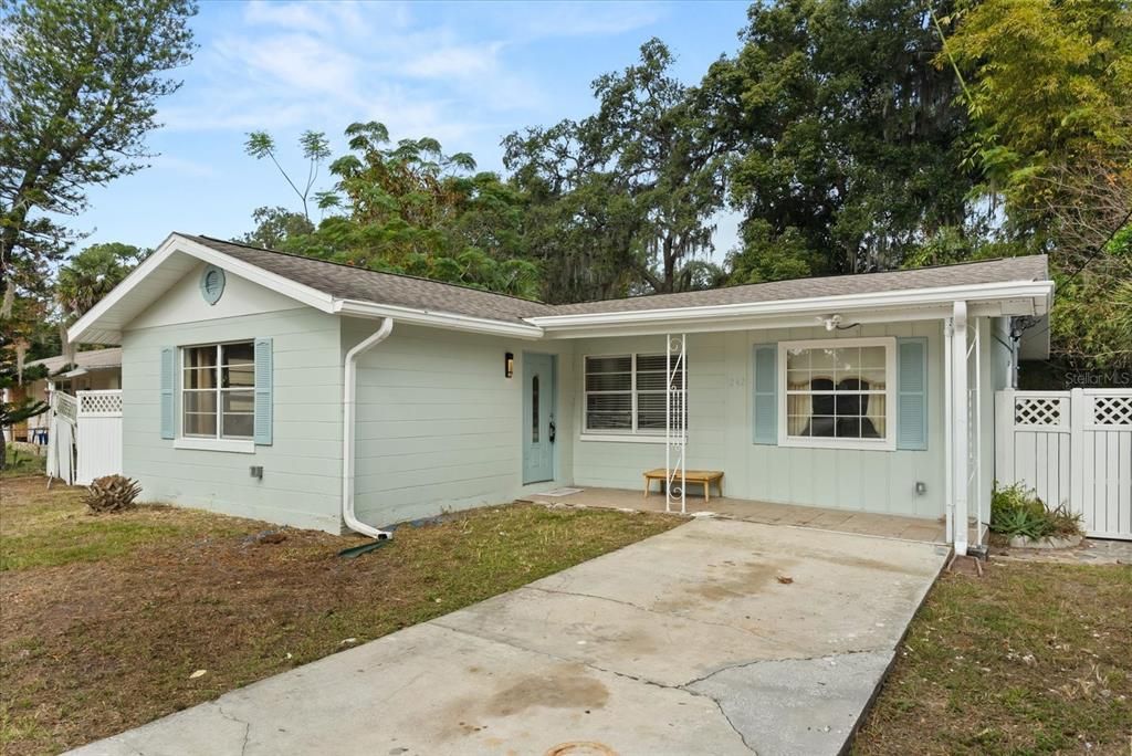 На продажу: $249,900 (2 спален, 1 ванн, 1006 Квадратных фут)