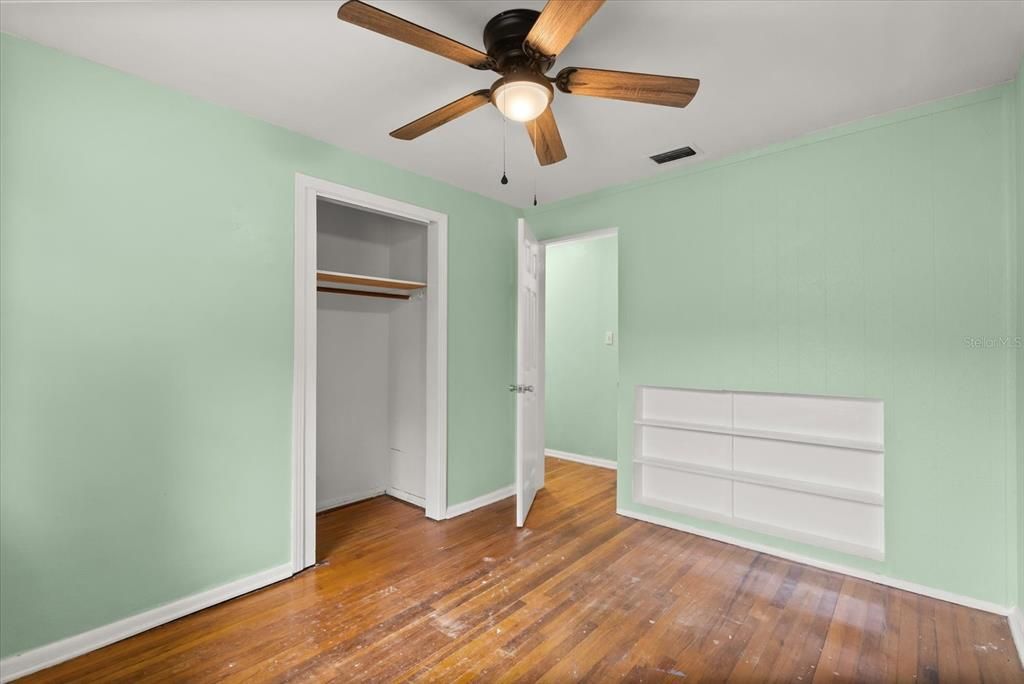 На продажу: $249,900 (2 спален, 1 ванн, 1006 Квадратных фут)