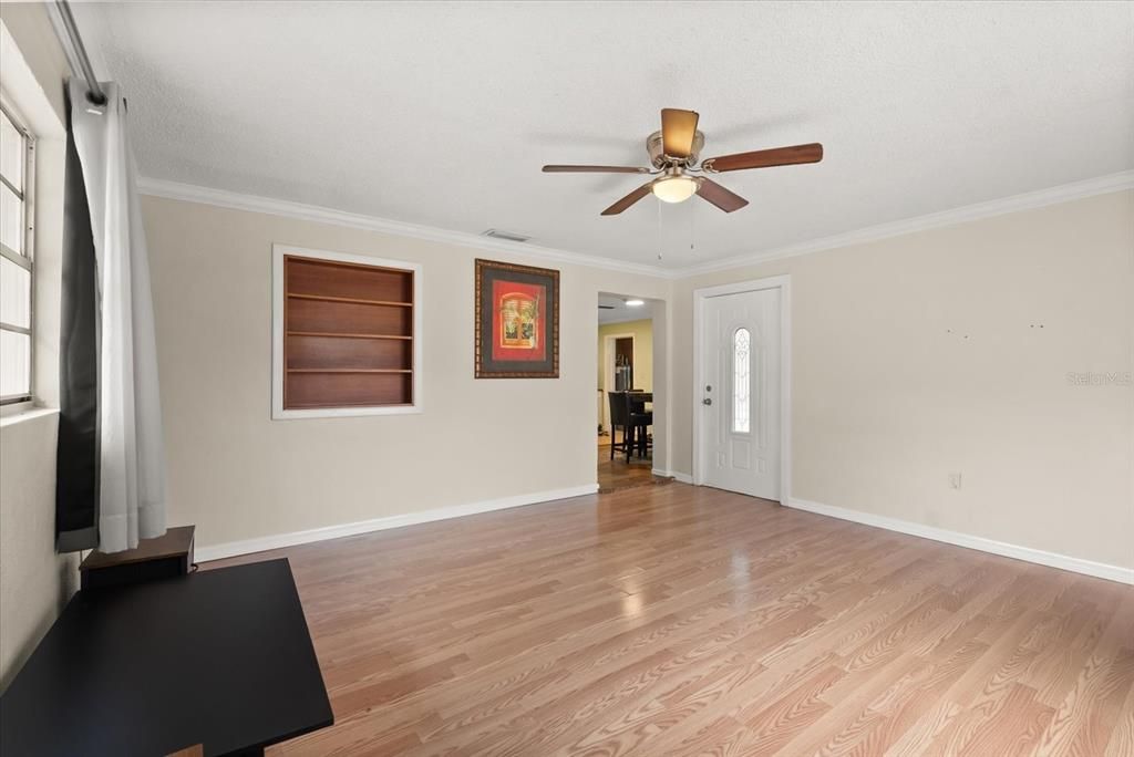 На продажу: $249,900 (2 спален, 1 ванн, 1006 Квадратных фут)