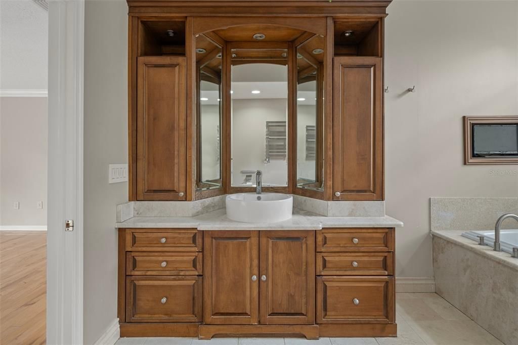 待售: $699,900 (4 贝兹, 3 浴室, 3637 平方英尺)