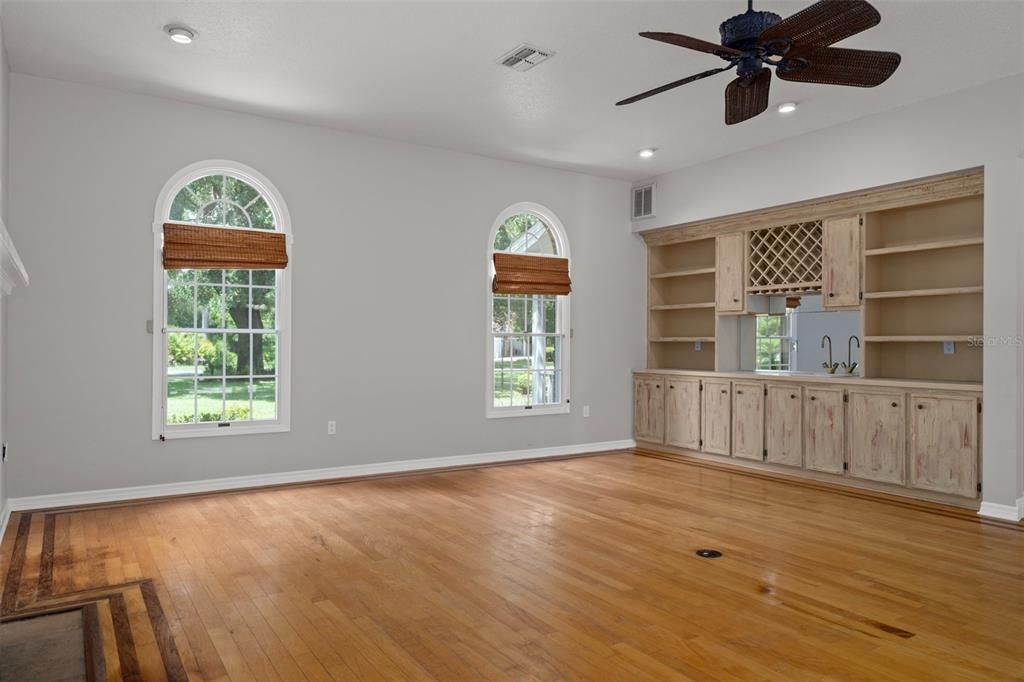 待售: $699,900 (4 贝兹, 3 浴室, 3637 平方英尺)