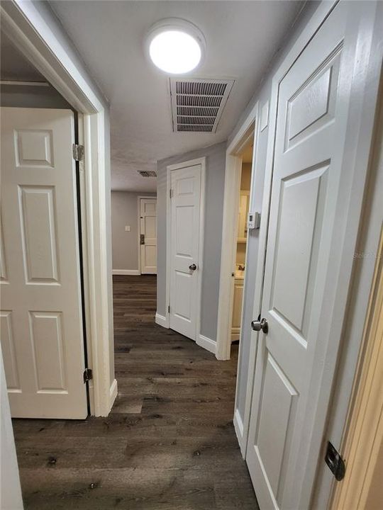 For Rent: $1,295 (2 beds, 1 baths, 900 Square Feet)