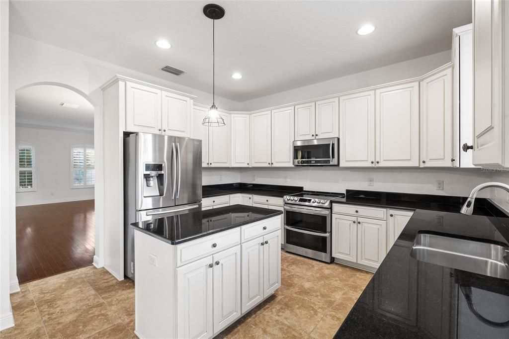 For Sale: $925,000 (5 beds, 3 baths, 3436 Square Feet)