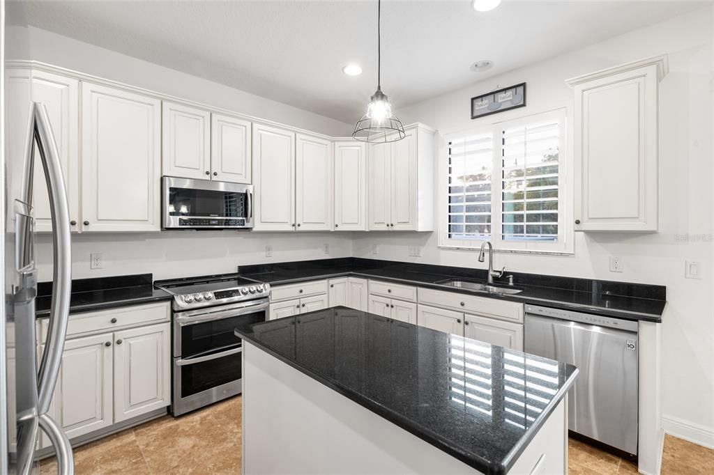 For Sale: $925,000 (5 beds, 3 baths, 3436 Square Feet)