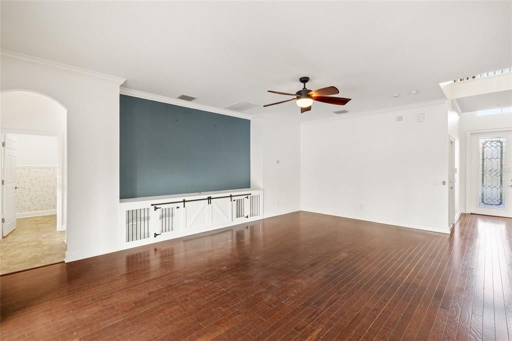 For Sale: $925,000 (5 beds, 3 baths, 3436 Square Feet)