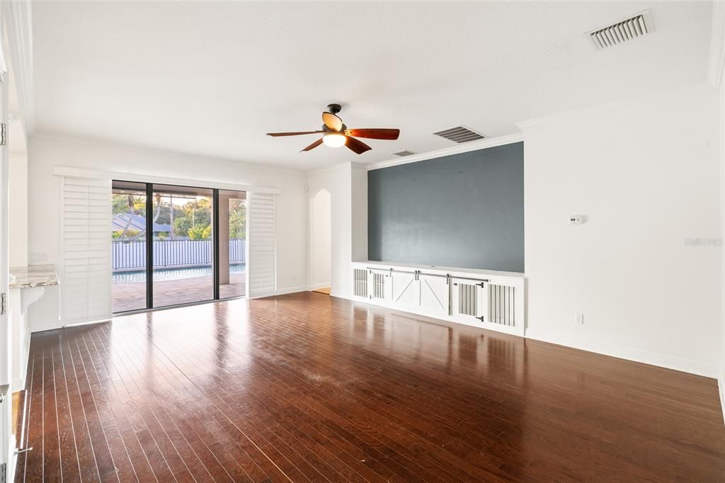 For Sale: $925,000 (5 beds, 3 baths, 3436 Square Feet)