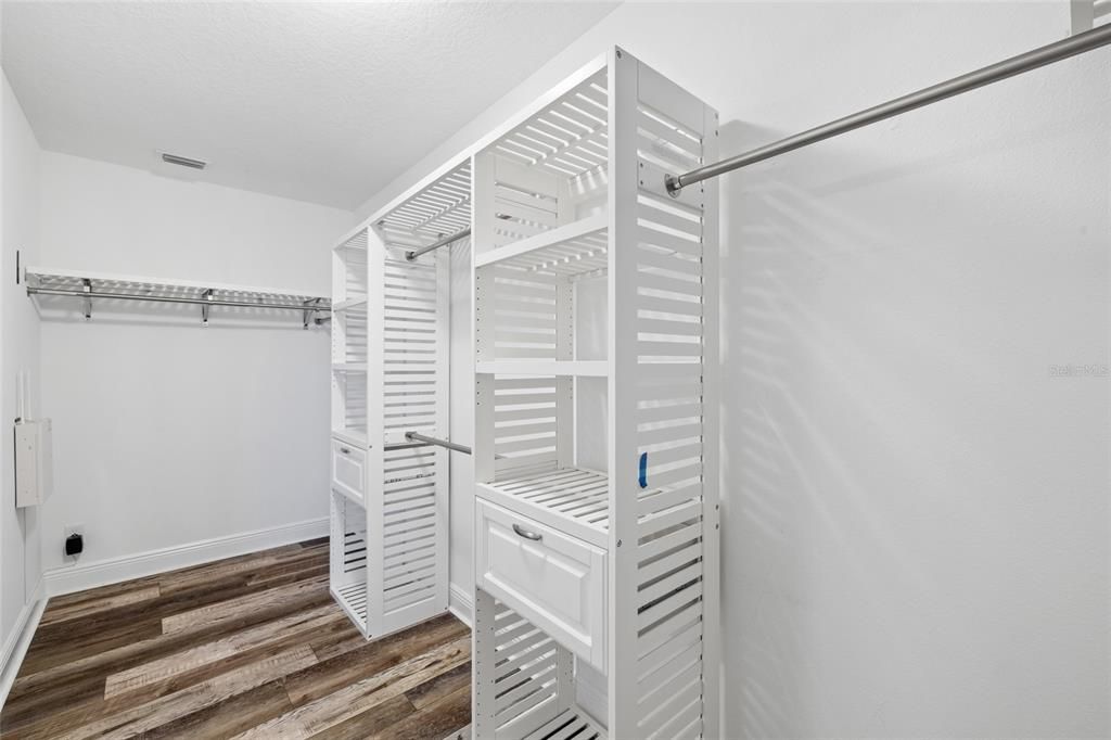 For Sale: $925,000 (5 beds, 3 baths, 3436 Square Feet)