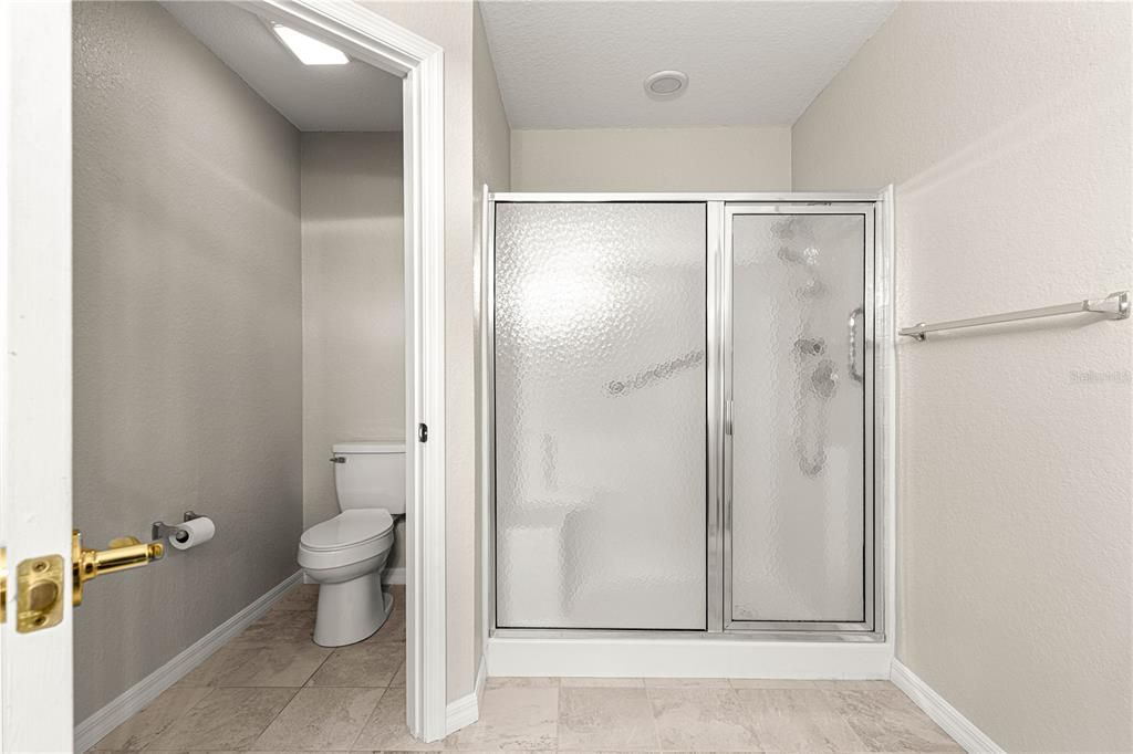 На продажу: $309,900 (2 спален, 2 ванн, 1822 Квадратных фут)