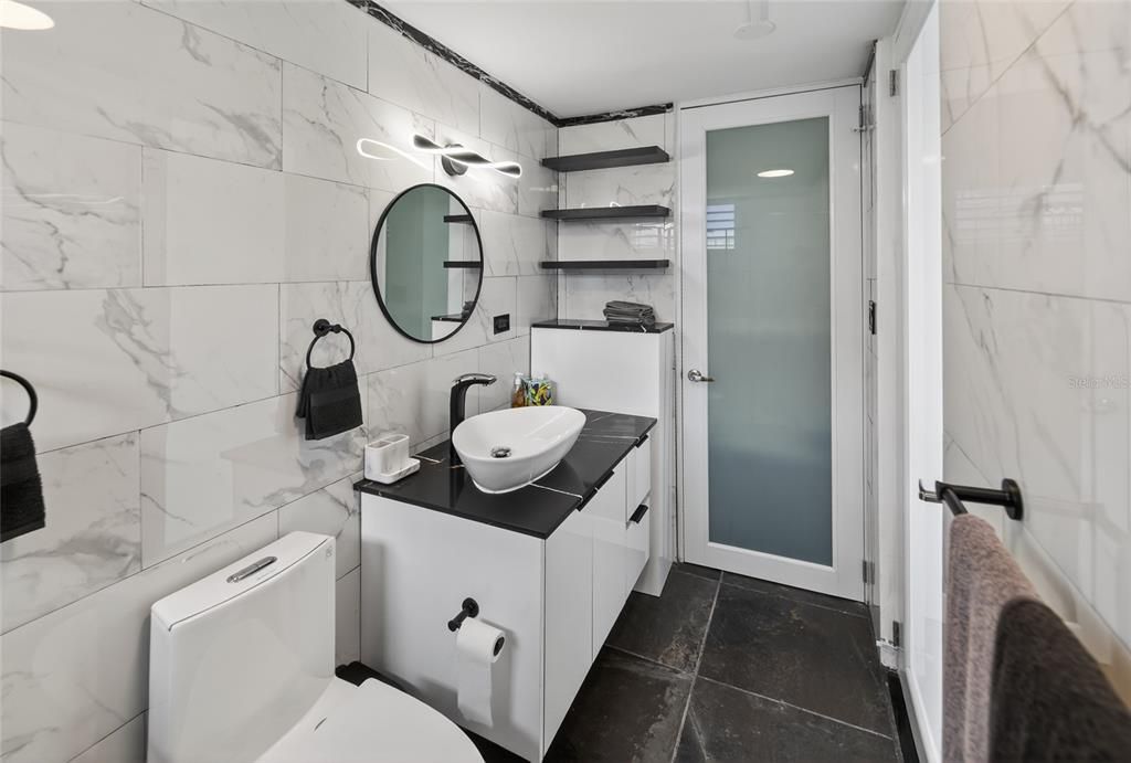 For Sale: $295,000 (1 beds, 1 baths, 620 Square Feet)