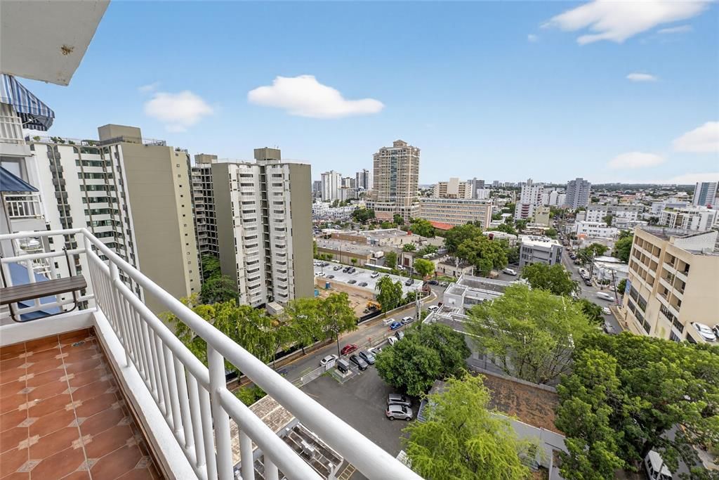 For Sale: $295,000 (1 beds, 1 baths, 620 Square Feet)