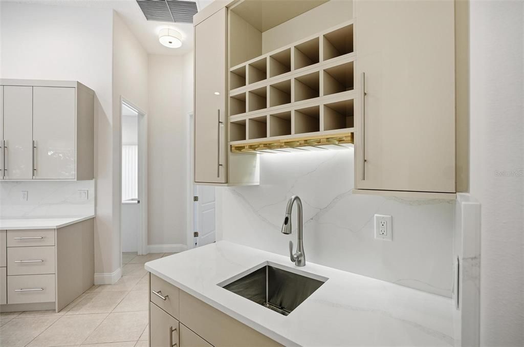 В аренду: $3,800 (3 спален, 3 ванн, 2400 Квадратных фут)