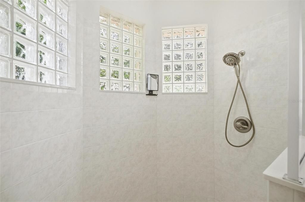 В аренду: $3,800 (3 спален, 3 ванн, 2400 Квадратных фут)