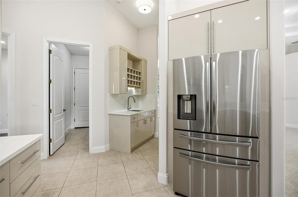 В аренду: $3,800 (3 спален, 3 ванн, 2400 Квадратных фут)