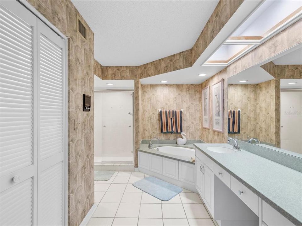 En Venta: $540,000 (3 camas, 3 baños, 2160 Pies cuadrados)