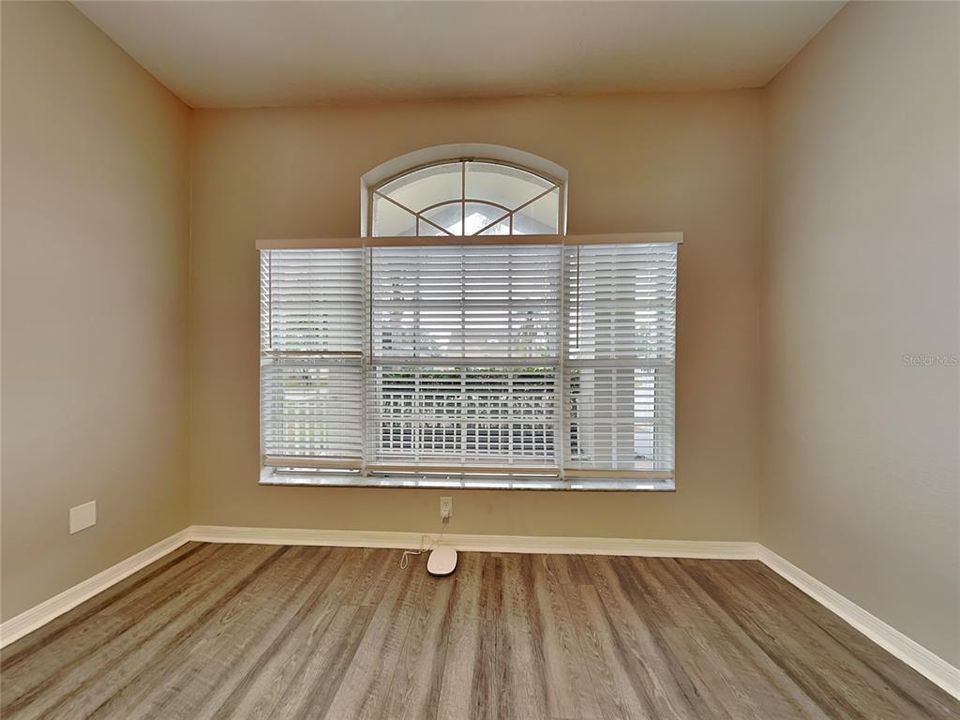 En Renta: $2,699 (4 camas, 2 baños, 2340 Pies cuadrados)