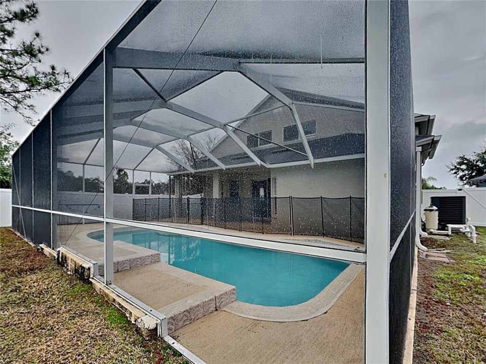 En Renta: $2,699 (4 camas, 2 baños, 2340 Pies cuadrados)