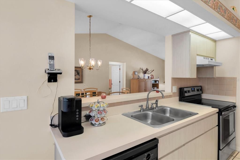 For Sale: $269,900 (3 beds, 2 baths, 1254 Square Feet)