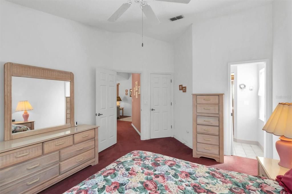 For Sale: $269,900 (3 beds, 2 baths, 1254 Square Feet)