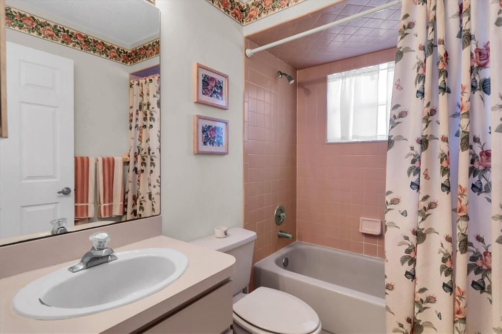 For Sale: $269,900 (3 beds, 2 baths, 1254 Square Feet)