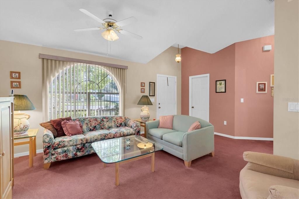 For Sale: $269,900 (3 beds, 2 baths, 1254 Square Feet)