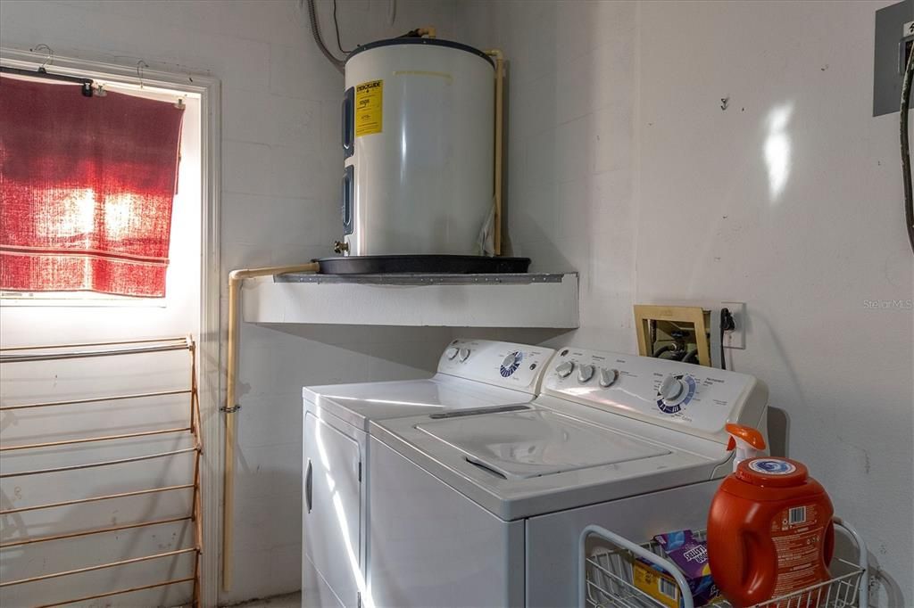 For Sale: $269,900 (3 beds, 2 baths, 1254 Square Feet)