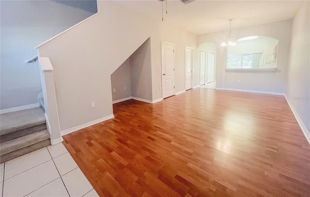 出租: $1,600 (2 贝兹, 2 浴室, 1224 平方英尺)