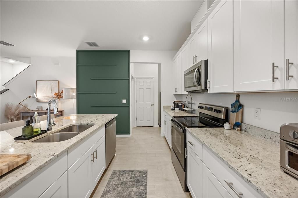 待售: $393,000 (4 贝兹, 2 浴室, 2109 平方英尺)