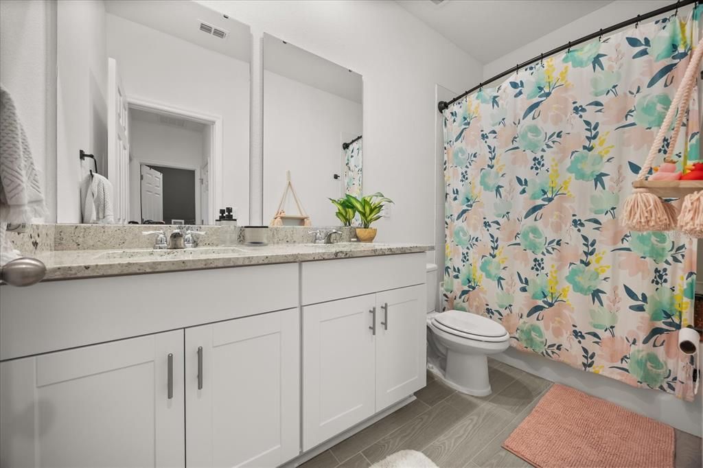 待售: $393,000 (4 贝兹, 2 浴室, 2109 平方英尺)