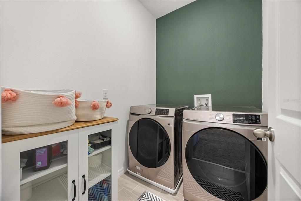 待售: $393,000 (4 贝兹, 2 浴室, 2109 平方英尺)