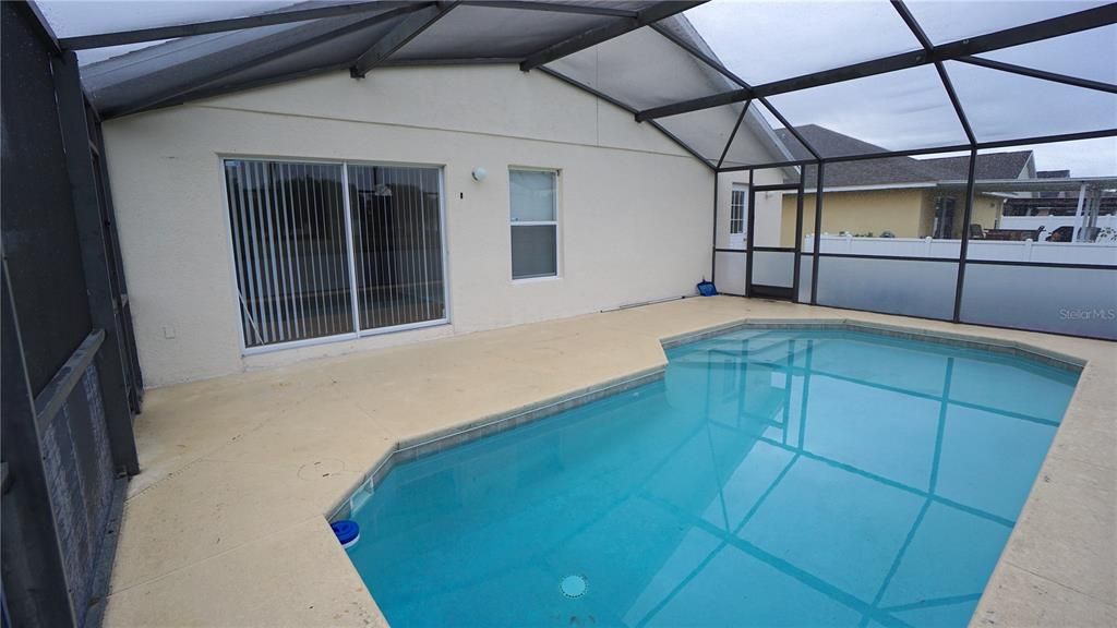 For Rent: $2,650 (4 beds, 2 baths, 1654 Square Feet)